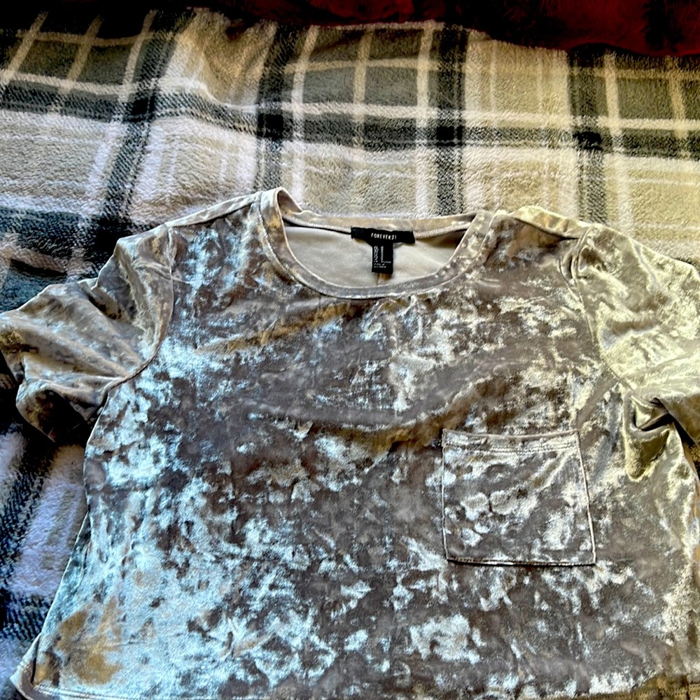 Ladies crop top shirt